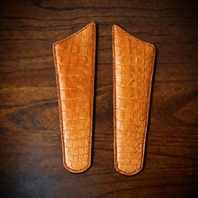 Load image into Gallery viewer, Leather Saddlebag Emblem/Protection, Alligator Print