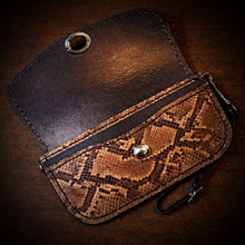 Load image into Gallery viewer, Clutch - Genuine Python, Brown