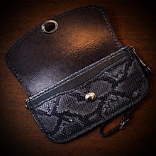 Load image into Gallery viewer, Clutch - Genuine Python, Black