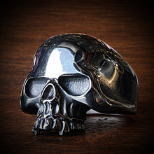 Load image into Gallery viewer, Keith Richards Skull Ring in Black