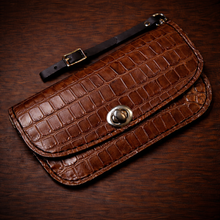Load image into Gallery viewer, Clutch - Genuine American Alligator, Brown