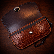 Load image into Gallery viewer, Clutch - Genuine American Alligator, Brown