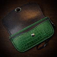 Load image into Gallery viewer, Clutch - Genuine American Alligator, Green