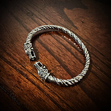 Load image into Gallery viewer, Wolf Head Viking Bracelet Twisted Sprial