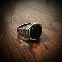 Load image into Gallery viewer, Signet Ring￼