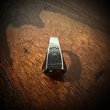 Load image into Gallery viewer, Signet Ring￼