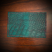 Load image into Gallery viewer, Minimalist Wallet, Embossed Alligator,